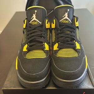 Air Jordan 4 thunder 2012 release